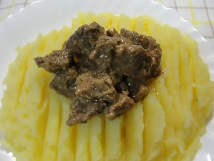 Вкусное тушеное мясо "проще простого": шаг 5