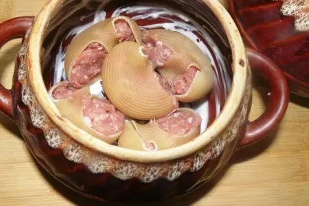 Ленивые "пельмени" в горшочках: шаг 3