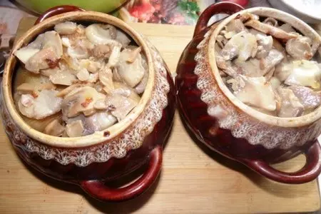Ленивые "пельмени" в горшочках: шаг 6
