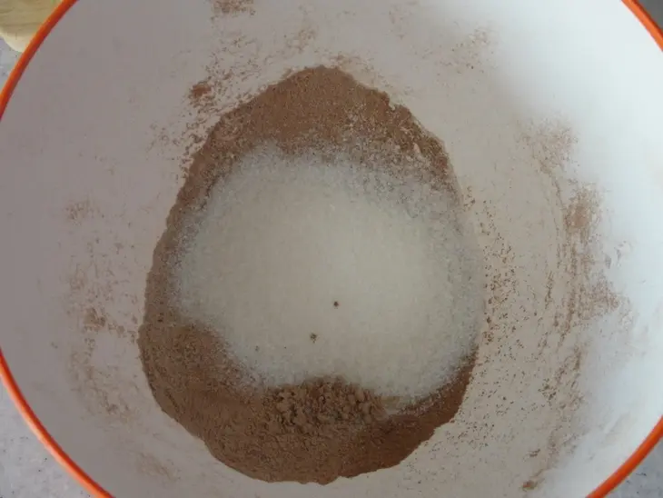Нежный шоколадный десерт (очень просто): шаг 1