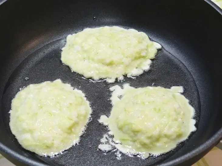 Кабачковые оладьи с рисом: шаг 7
