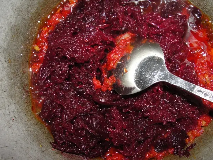 Свекольная икра "дешево и вкусно": шаг 4