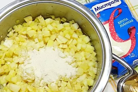 Яблочный пирог с песочным и бисквитным тестом: шаг 4