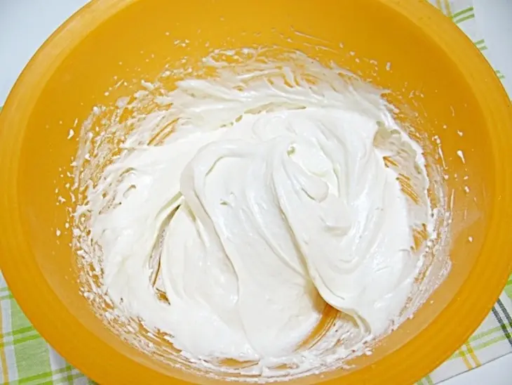 Яблочный пирог с песочным и бисквитным тестом: шаг 11