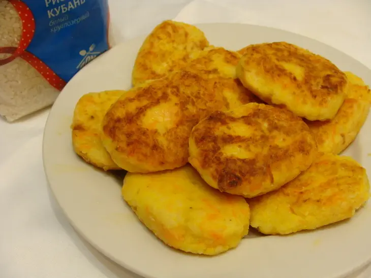 Котлетки "золотистые" с рисом и картофелем: шаг 5
