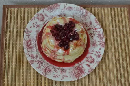 Панкейки с манной крупой и клубникой: шаг 8