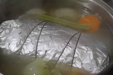 Рулет из рульки с рыжим соусом: шаг 7