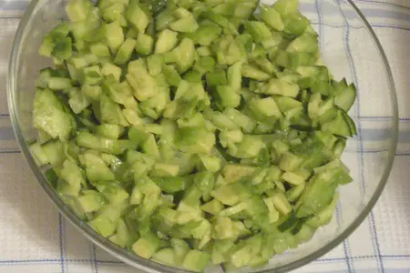 Салат с рисом, киноа и печенью трески: шаг 2