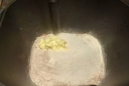 Булочки "шишки" с ореховой начинкой: шаг 1