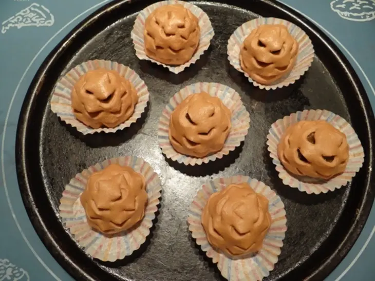 Булочки "шишки" с ореховой начинкой: шаг 12