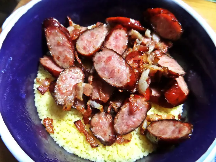 Кускус с колбасками: шаг 3