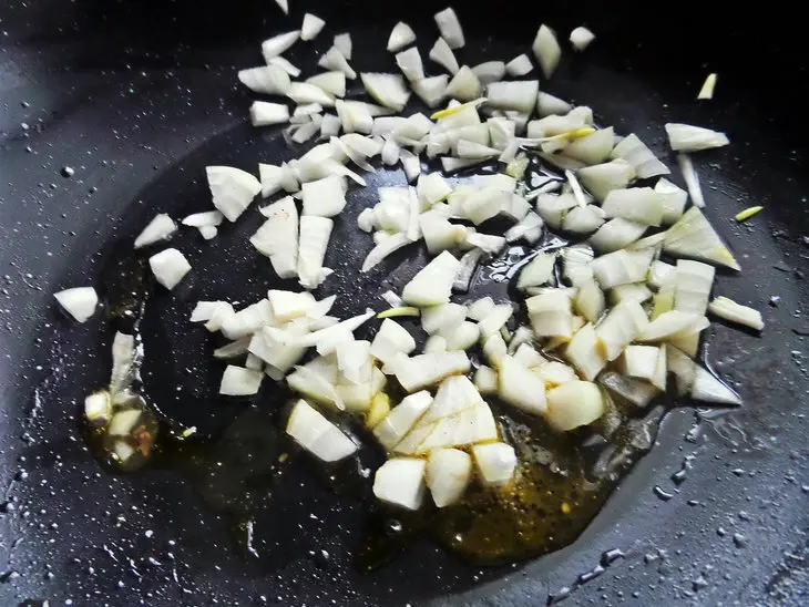 Красный рис со свёклой,сыром и рыбой: шаг 1