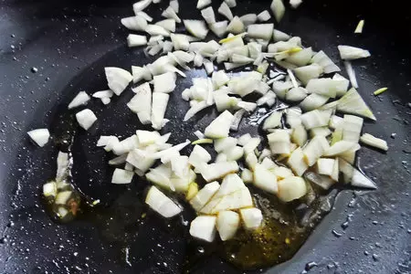 Красный рис со свёклой,сыром и рыбой: шаг 1