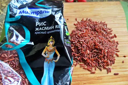Красный рис со свёклой,сыром и рыбой: шаг 2
