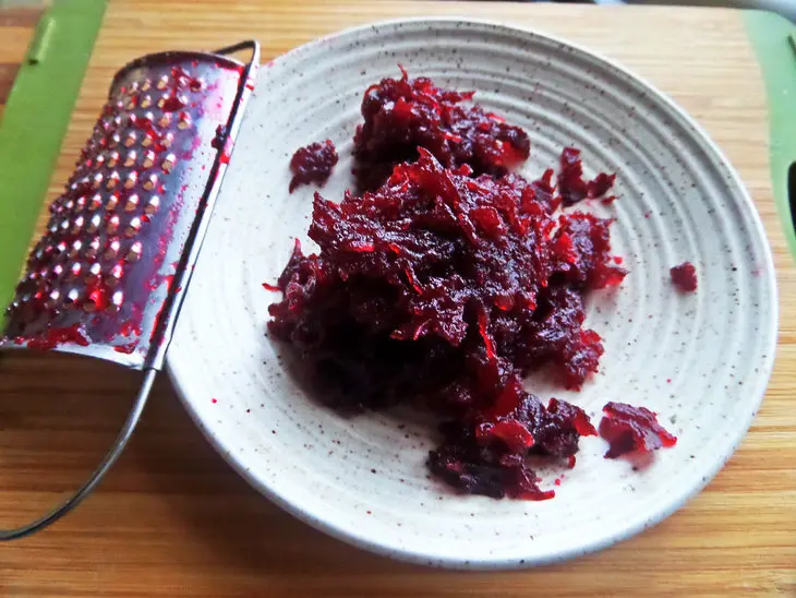 Красный рис со свёклой,сыром и рыбой: шаг 4