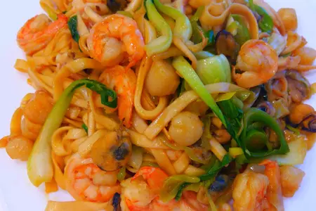 Китайская лапша вок с морепродуктами: шаг 5
