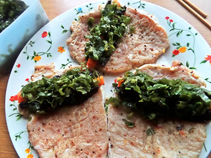 Свиные рулетики с черносливом+чечевица с булгуром: шаг 3