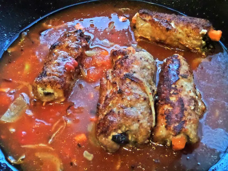 Свиные рулетики с черносливом+чечевица с булгуром: шаг 5