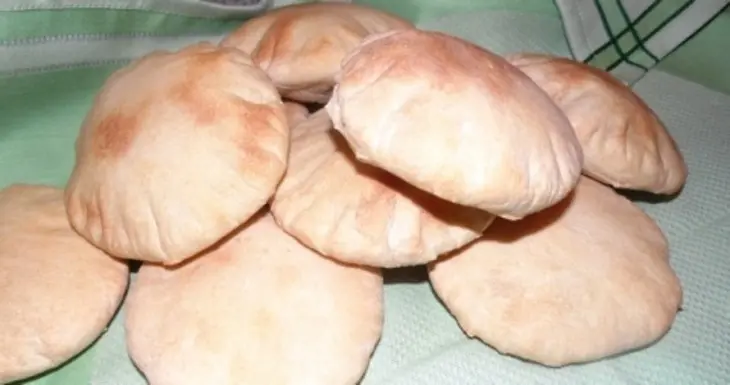 Ракушки с начинкой или просто пита: шаг 5