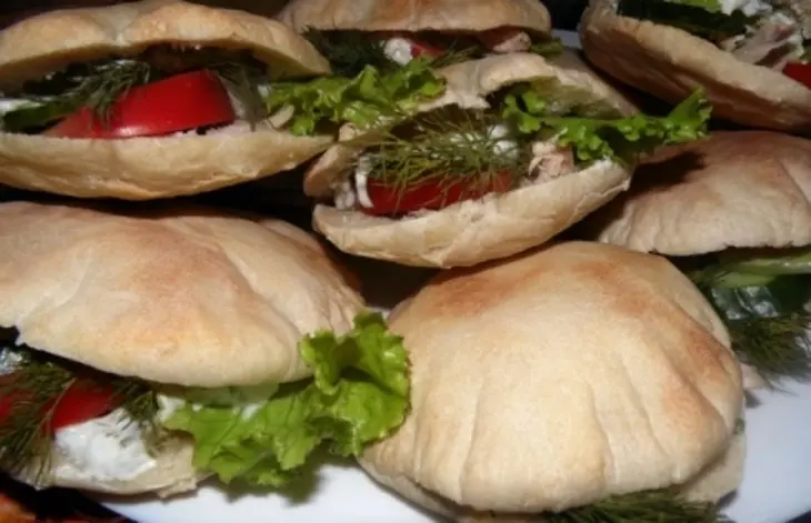 Ракушки с начинкой или просто пита: шаг 9