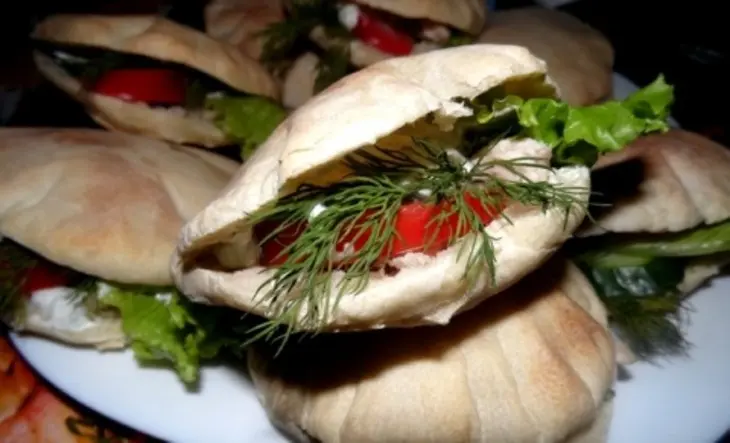 Ракушки с начинкой или просто пита: шаг 10