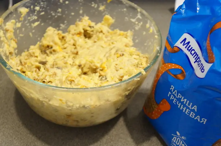 Фаршированная гречкой и грибами щука: шаг 5