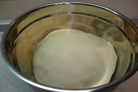 Булочки на сыворотке с манной крупой: шаг 1