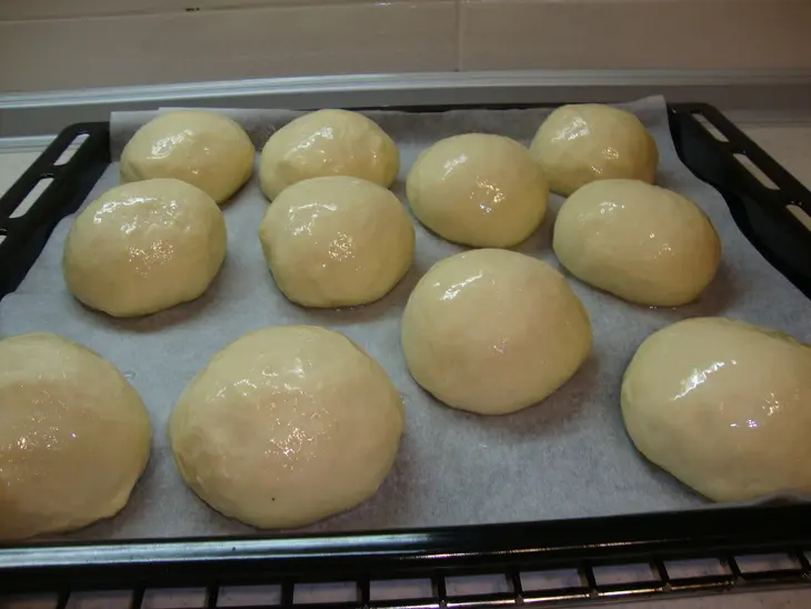 Булочки на сыворотке с манной крупой: шаг 6