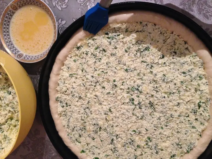 Открытый пирог с творогом и зеленью: шаг 4