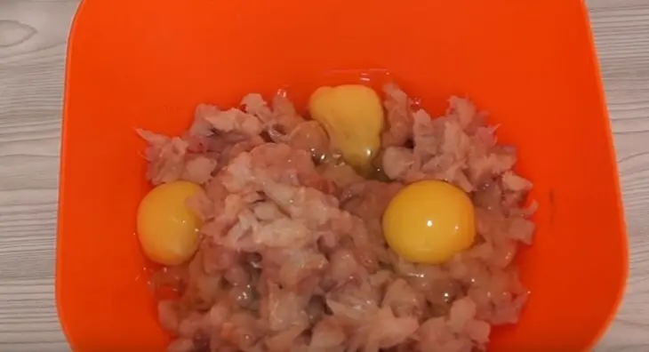 Необычные рыбные котлеты "вкусняшка" / вкуснейшие рыбные котлеты: шаг 2