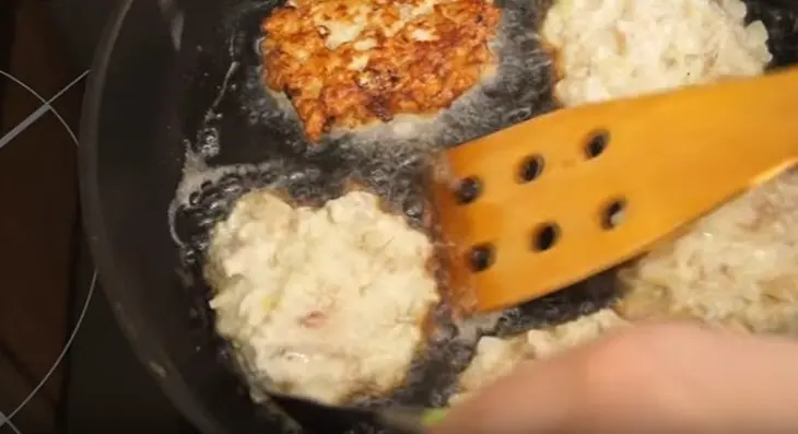 Необычные рыбные котлеты "вкусняшка" / вкуснейшие рыбные котлеты: шаг 3