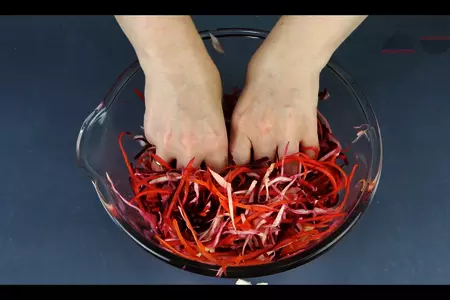 Салат любимый - необычное и очень вкусное сочетание: шаг 2