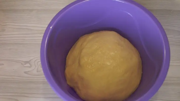 Пасхальный кулич из сдобного слоеного теста. вкуснейший кулич на пасху!: шаг 1