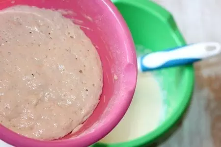 Пасхальный кулич на сметане с изюмом и цукатами: шаг 8