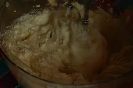 Торт "зебра" с творожно-масляным кремом: шаг 4