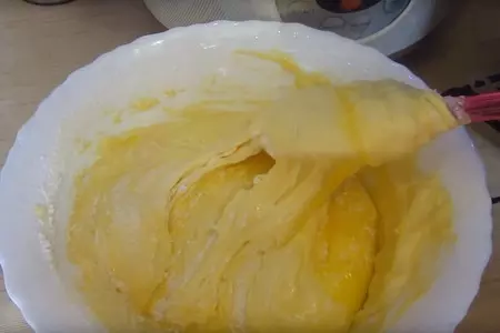Бисквитный рулет с халвой: шаг 5
