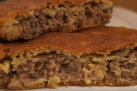 Пирог с мясом "легче не бывает" за 10 минут плюс время на выпечку.: шаг 4