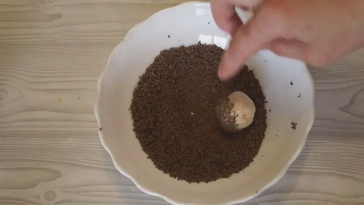 Конфеты из творога. быстро, вкусно и просто!: шаг 3