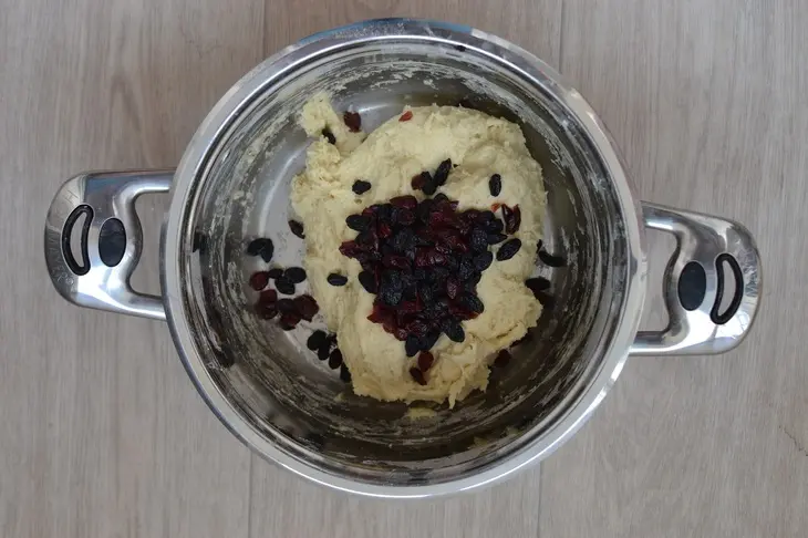 Дрожжевой кулич с меренгой: шаг 6