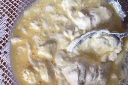 Пасхальные мини-куличики с творогом и изюмом: шаг 2