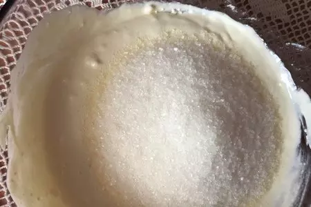 Пасхальные мини-куличики с творогом и изюмом: шаг 3