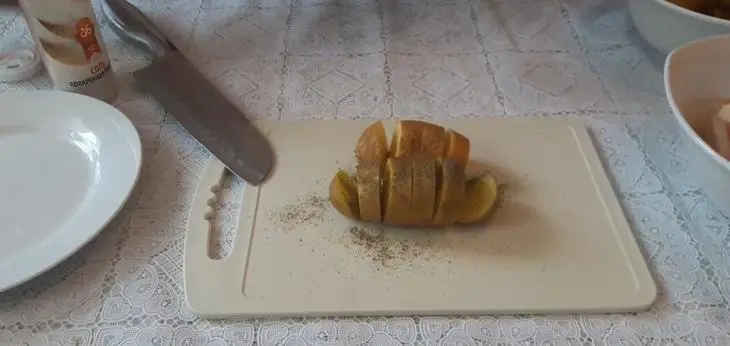 Картошка с салом на мангале: шаг 3