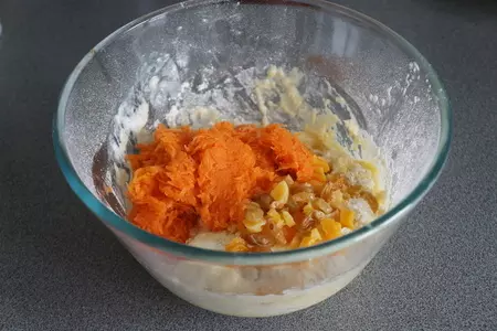 Морковный бездрожжевой кулич: шаг 5