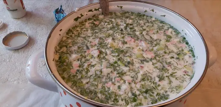 Окрошка на минералке и сметане: шаг 4