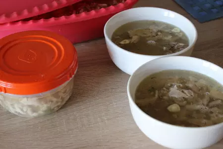 Заливное из куриных окорочков в мультиварке: шаг 10