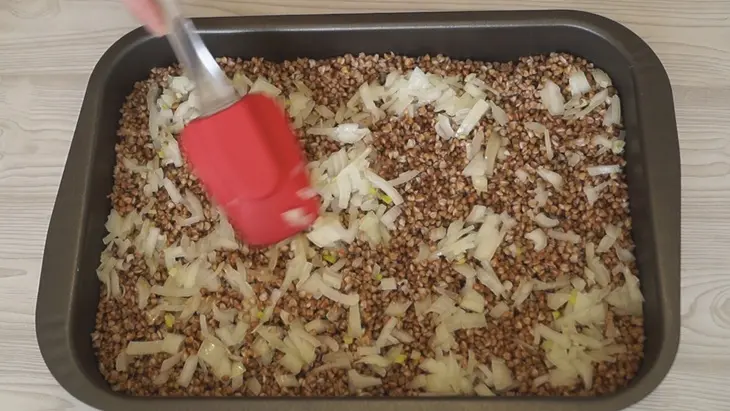 Курица запеченная с гречкой в духовке.: шаг 2
