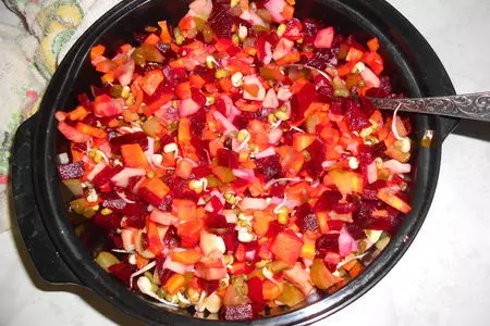 Винегрет с пророщенным машем и маринованными шампиньонами: шаг 6