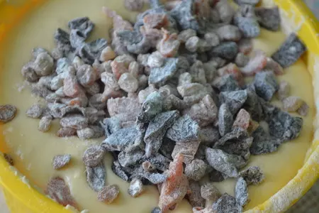 Кулич с курагой и черносливом: шаг 5