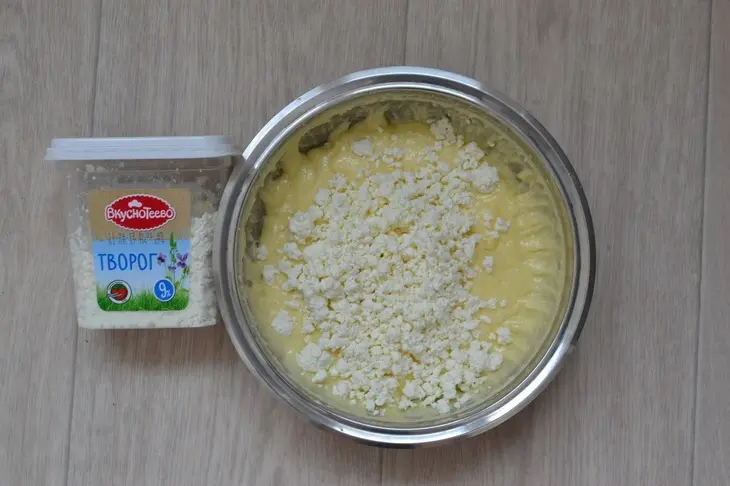 Творожный кулич с вишней: шаг 3