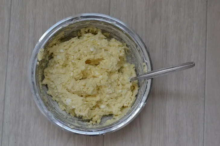 Творожный кулич с вишней: шаг 4